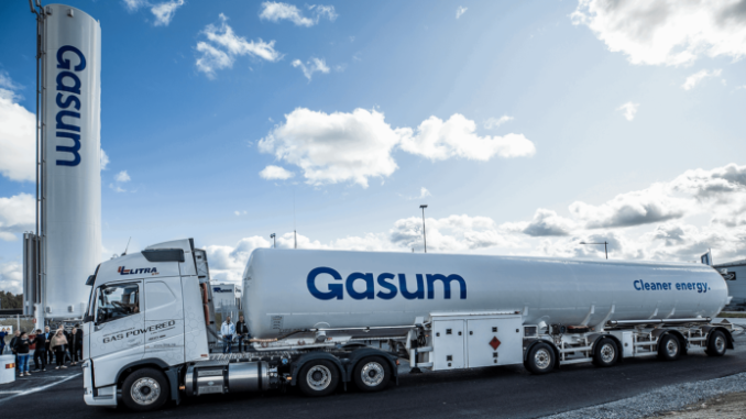 lng-delivery-at-station-1920x975-1-768x390