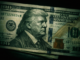 Firma de Trump en el dólar representada en billete de Estados Unidos