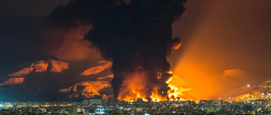 conflicto en medio oriente impacta el precio del petróleo y genera tensión en los mercados globales