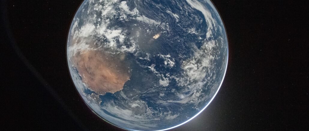 Artemis II Tierra Orion captada desde la nave espacial Orion por el astronauta Reid Wiseman de NASA