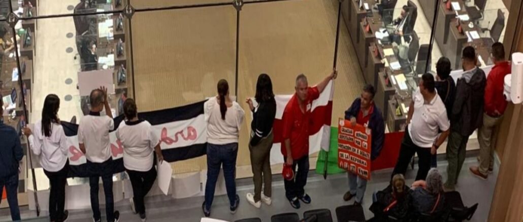 Asamblea Legislativa Costa Rica leyes protesta ciudadanos durante sesión legislativa