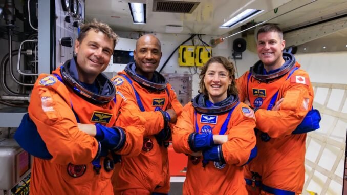 astronautas Artemis II tripulación NASA misión lunar