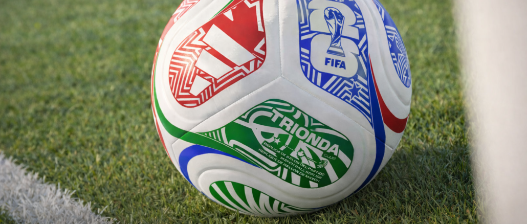 balón del Mundial 2026 con sensores sobre el campo de fútbol