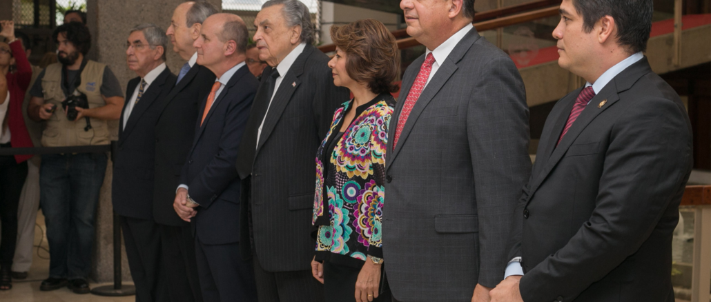 bipartidismo Costa Rica líderes políticos en Casa Presidencial