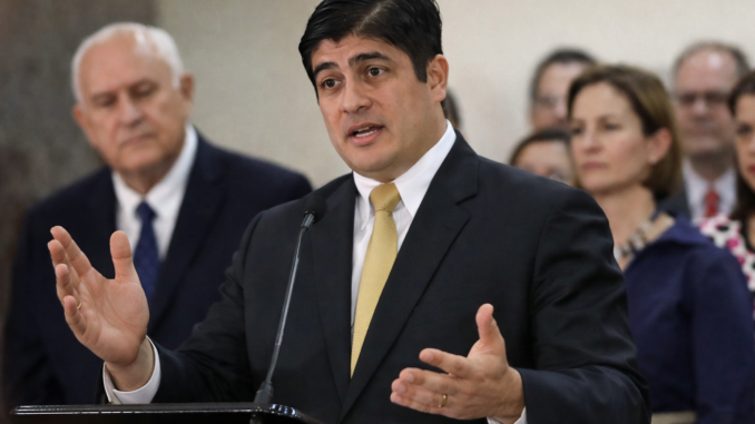 Carlos Alvarado durante declaración pública en el marco de la investigación del caso UPAD en Costa Rica
