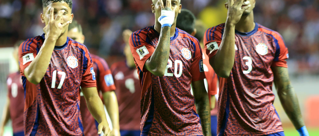 Jugadores de Costa Rica tras derrota que deja al país fuera del Mundial 2026