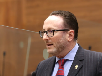 Eli Feinzaig Rodrigo Chaves crítica impuestos Costa Rica Asamblea Legislativa