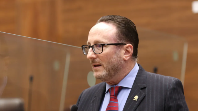Eli Feinzaig Rodrigo Chaves crítica impuestos Costa Rica Asamblea Legislativa