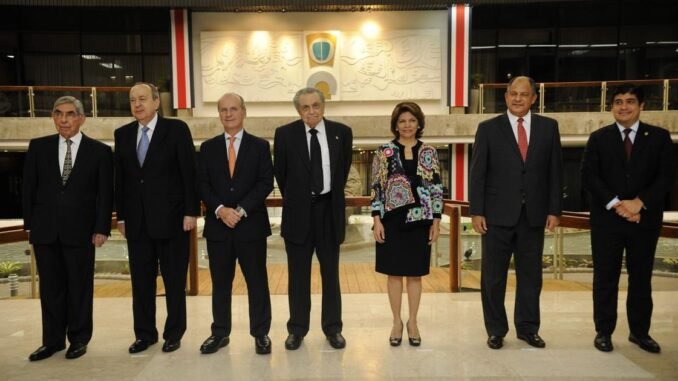 expresidentes de costa rica en imagen institucional previo al traspaso de poderes 2026