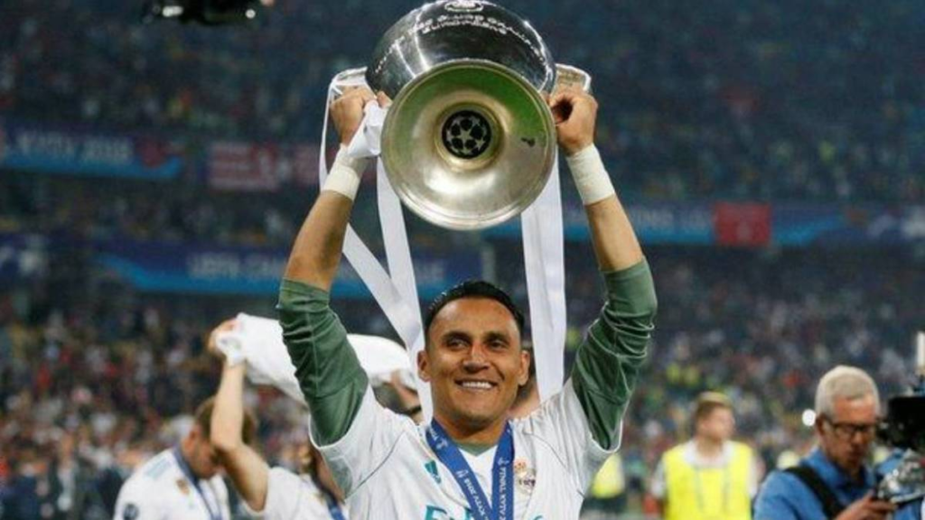 Keylor Navas con Real Madrid en partido de competición internacional como portero titular
