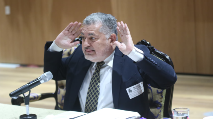 José Miguel Villalobos durante intervención pública en Costa Rica