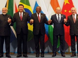 líderes del BRICS durante cumbre internacional con banderas de Brasil Rusia India China y Sudáfrica