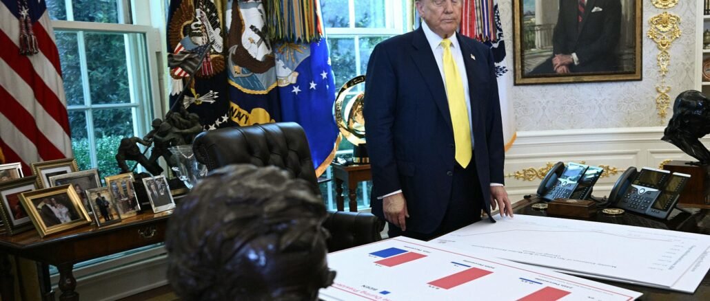 Donald Trump aprobación 450 días Estados Unidos encuesta