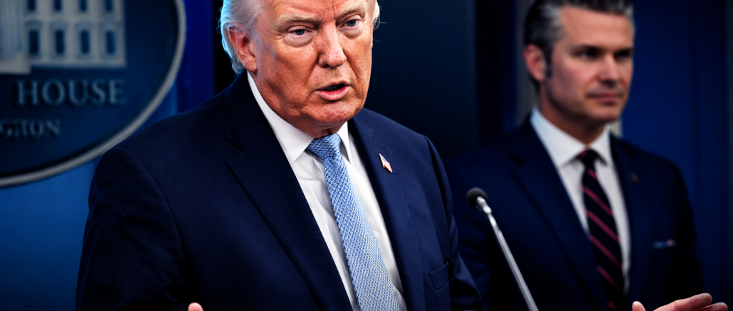 Donald Trump durante conferencia de prensa sobre alto al fuego entre Israel y Líbano en la Casa Blanca