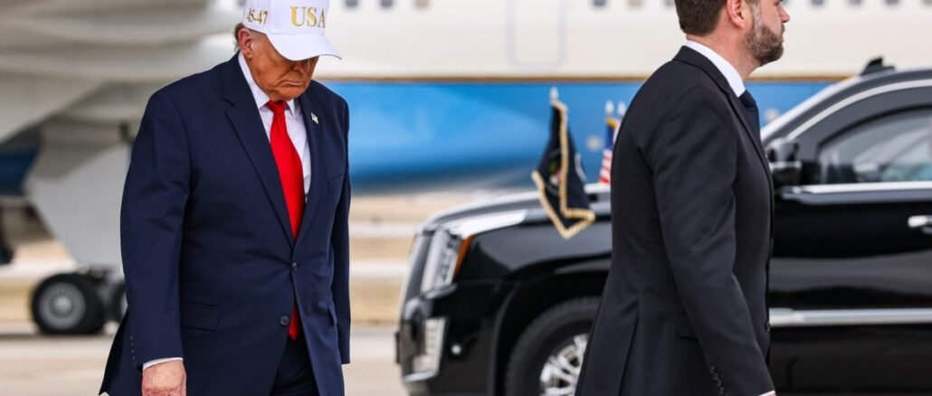 Donald Trump y JD Vance en medio de tensión por negociaciones con Irán