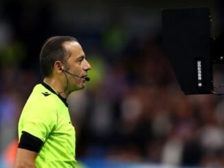 VAR Mundial 2026 árbitro revisando jugada en pantalla