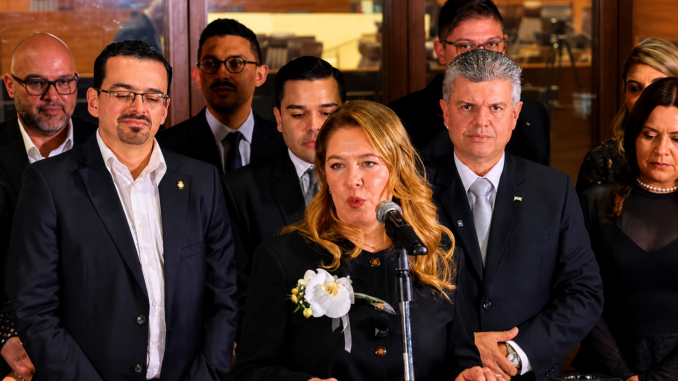 Claudia Dobles anuncia alianza de diputados de izquierda en la Asamblea Legislativa de Costa Rica
