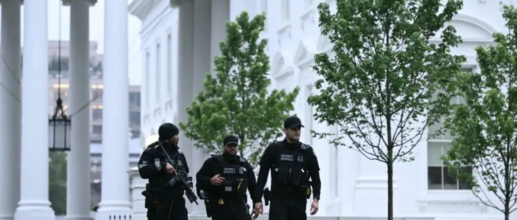 Oficiales armados cerca de la Casa Blanca tras disparos en Washington