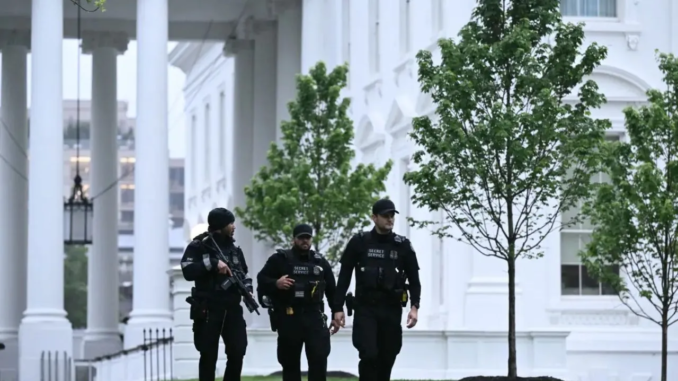 Oficiales armados cerca de la Casa Blanca tras disparos en Washington