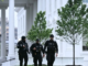 Oficiales armados cerca de la Casa Blanca tras disparos en Washington