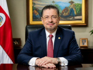 economía Costa Rica Chaves presidente Rodrigo Chaves Robles en Casa Presidencial