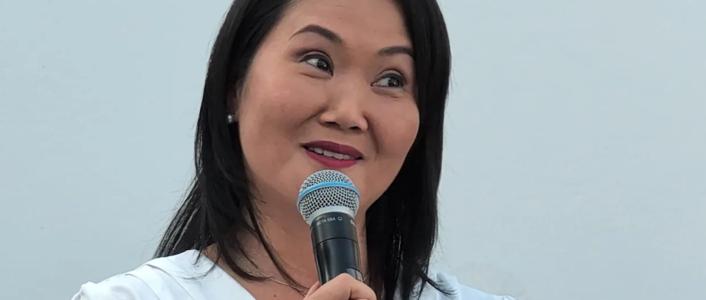 Keiko Fujimori durante campaña en elecciones de Perú en contexto de auditoría electoral