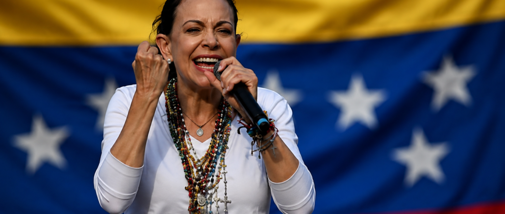 María Corina Machado durante un acto político en Venezuela, en medio del debate sobre una posible negociación entre la oposición y el chavismo. Foto: Javier Soriano/AFP.