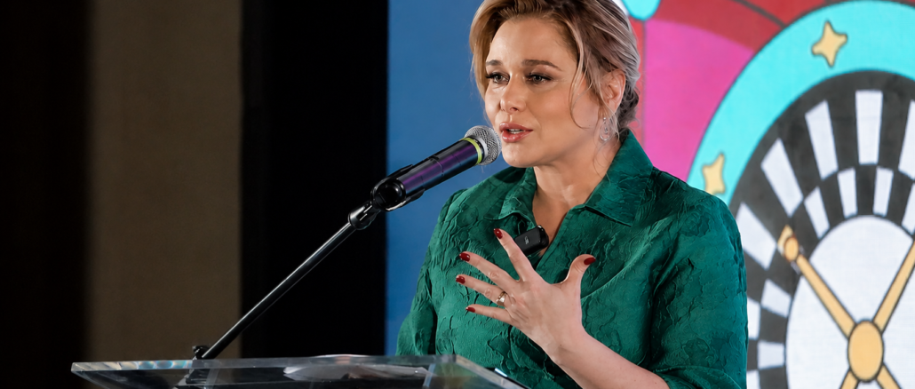 Maru Campos durante declaración pública sobre presunta persecución política en México