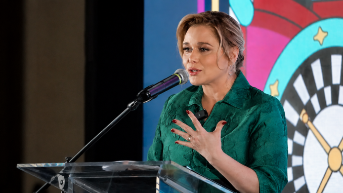 Maru Campos durante declaración pública sobre presunta persecución política en México