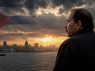 Daniel Ortega observa el horizonte mientras la incertidumbre sobre el futuro político de Cuba plantea interrogantes sobre la estabilidad del régimen nicaragüense. Imagen IA con fines ilustrativos.