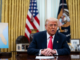 Donald Trump en el Despacho Oval mientras Estados Unidos negocia con Irán por la tensión en Ormuz