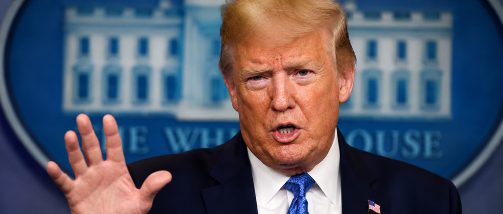 Donald Trump durante declaraciones sobre la nueva escalada de tensión entre Estados Unidos e Irán