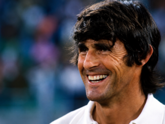 Bora Milutinović, histórico entrenador que dirigió cinco selecciones distintas en Copas del Mundo.
