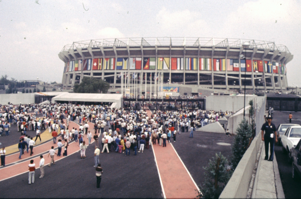 Estadio Azteca 1986. Foto:  Karl Oppolzer.
