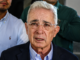 Álvaro Uribe durante una comparecencia pública tras conocerse la investigación abierta por la Fiscalía colombiana.