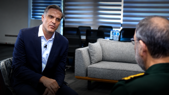 Entrevista a un alto funcionario iraní sobre las negociaciones entre Irán y Estados Unidos.