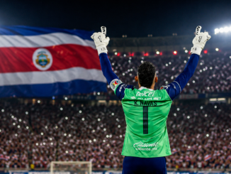 Keylor Navas celebra ante miles de aficionados en una imagen relacionada con la propuesta para declararlo Ciudadano Distinguido de Costa Rica.