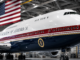 El nuevo Air Force One, un Boeing 747-8, durante su primera exhibición pública en la Base Conjunta Andrews.