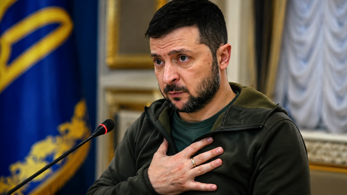 Volodímir Zelenski durante una reunión oficial en medio de la crisis diplomática entre Polonia y Ucrania.