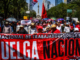 Miles de maestros de la CNTE participan en una protesta en Ciudad de México antes de la inauguración del Mundial 2026.