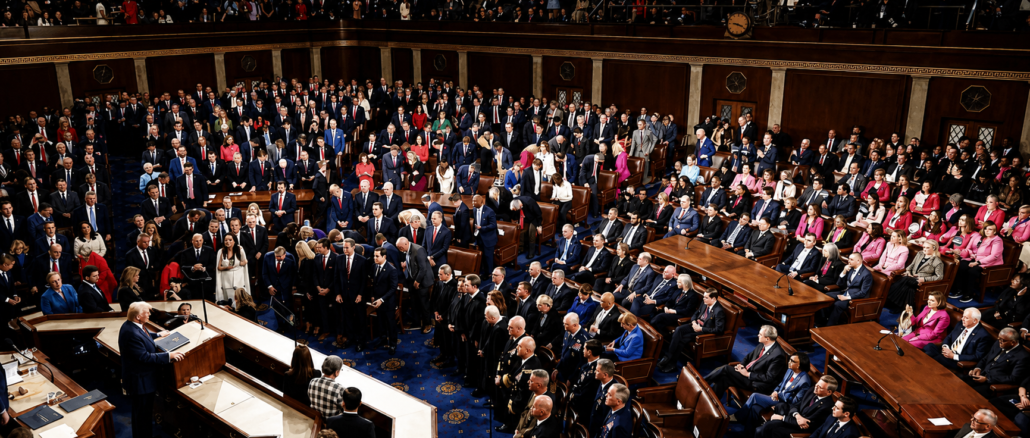 Sesión del Senado de Estados Unidos durante la votación sobre la retirada de tropas del conflicto con Irán.