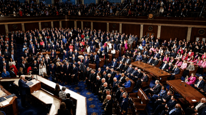 Sesión del Senado de Estados Unidos durante la votación sobre la retirada de tropas del conflicto con Irán.