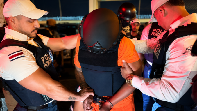 Momento del arresto de Alejandro Arias Monge alias Diablo por las autoridades judiciales de Costa Rica