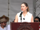 Claudia Dobles recibe silbidos y abucheos durante discurso en Parque Recaredo Briceño