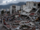 Edificios destruidos y calles cubiertas de escombros en La Guaira tras el doble terremoto que sacudió Venezuela.
