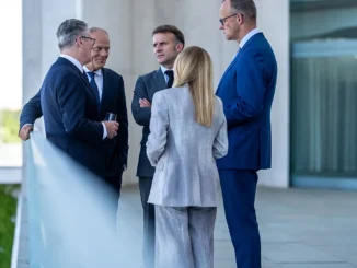 Líderes europeos en la Cumbre de Seguridad en Berlín analizando el Plan B de defensa.