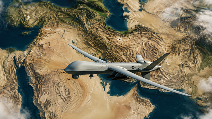 Drones militares Estados Unidos sobre un mapa de Oriente Medio, ilustración utilizada para explicar su papel estratégico en la guerra moderna.