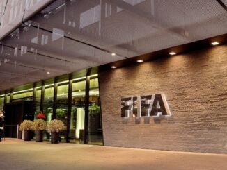 Análisis sobre la corrupción de la FIFA y la vigilancia biométrica en el Mundial 2026.