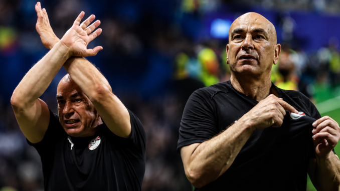 FIFA Egipto arbitraje: entrenador de Egipto protesta durante el partido contra Argentina en el Mundial 2026 tras las decisiones del árbitro y el VAR.