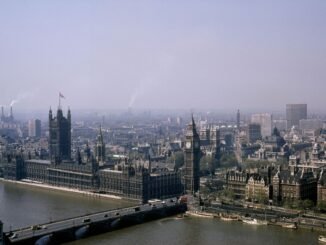 Horizonte de Londres con el Big Ben y el Palacio de Westminster, sede del debate sobre el financiamiento político en el Reino Unido.